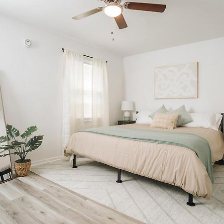 Tranquil Luxury: Modern Comfort! Lynchburg Luaran gambar
