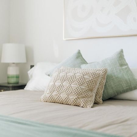 Tranquil Luxury: Modern Comfort! Lynchburg Luaran gambar