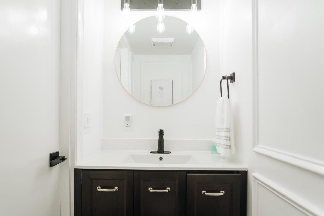 Tranquil Luxury: Modern Comfort! Lynchburg Luaran gambar