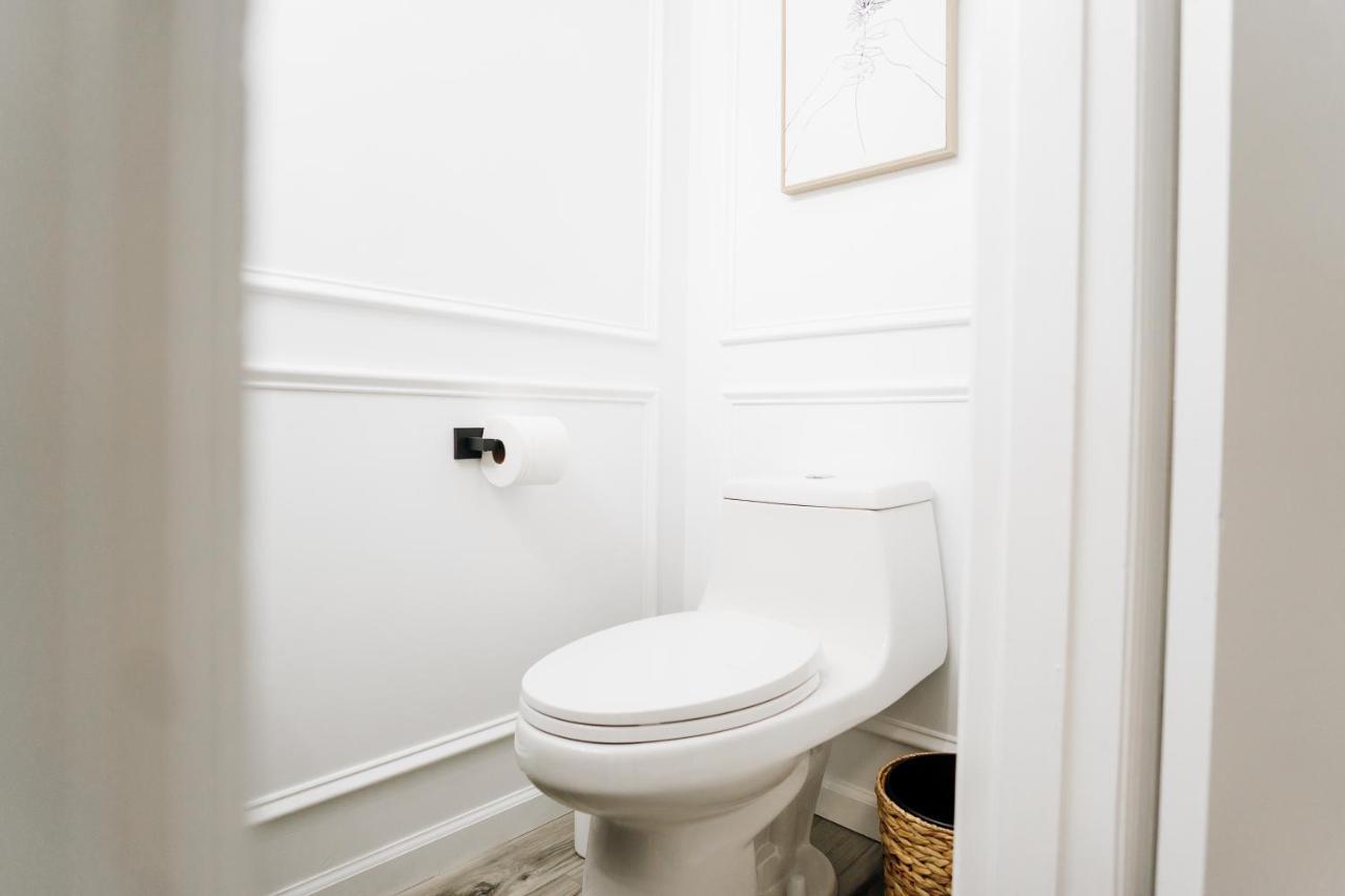 Tranquil Luxury: Modern Comfort! Lynchburg Luaran gambar