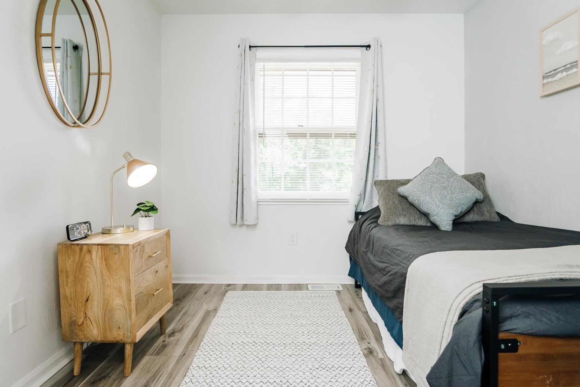 Tranquil Luxury: Modern Comfort! Lynchburg Luaran gambar